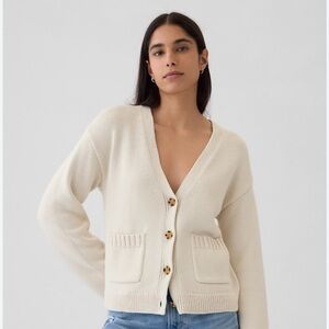GAP Women's Beige Button-Up Cardigan NWOT
